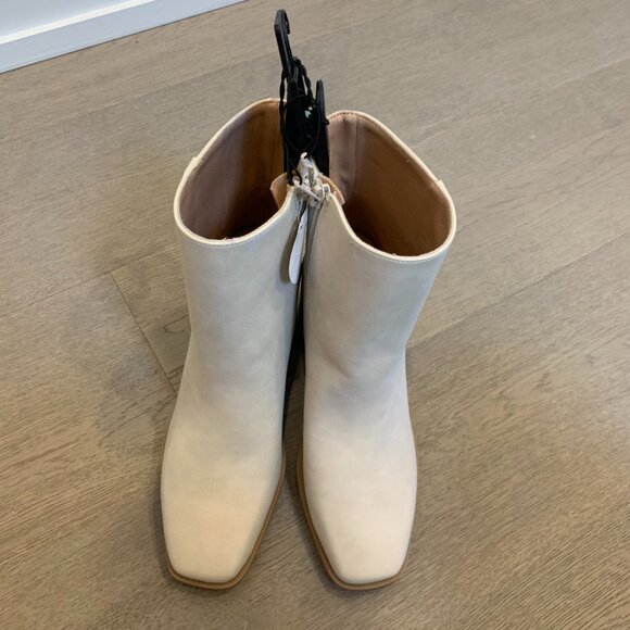 Beige ankle boots - Picture 2 of 4